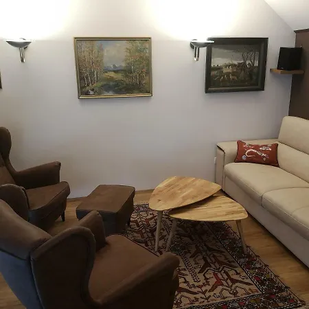 House Red Deer Preddvor