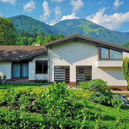 House Red Deer Dom wakacyjny *